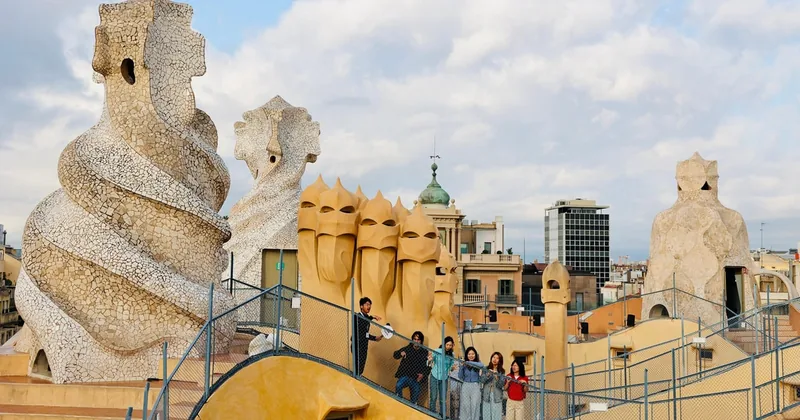 The 3 Gaudí Houses Tour: Vicens, Milà and Batlló